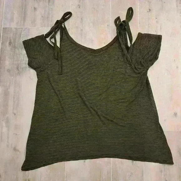 A.n.a. Off-the-Shoulder Striped Top - Picture 4 of 10